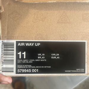 Grey size 11 Nike air way up